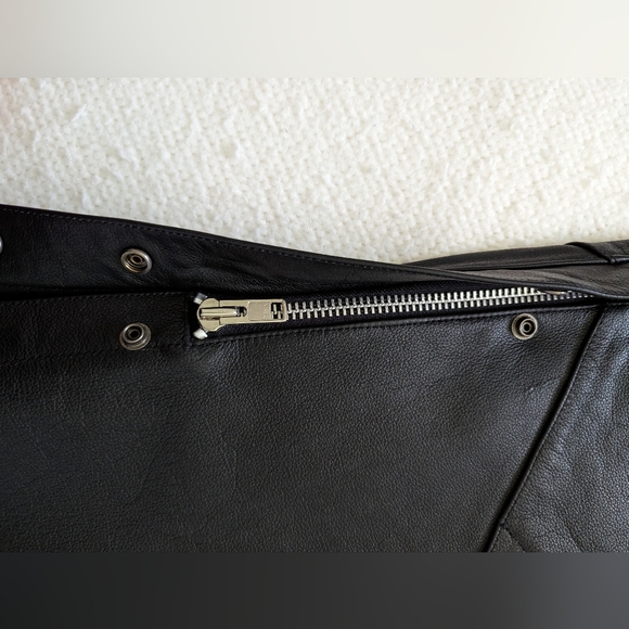 Harley Davidson Woman's Medium Leather Chaps - Picture 11 of 14